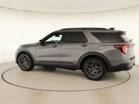 Used 2025 Ford Explorer ST AWD/4WD image 3