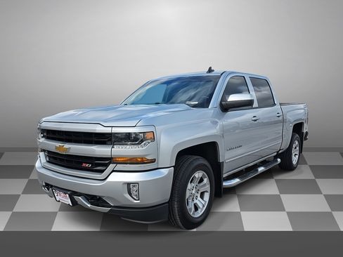 Used 2018 Chevrolet Silverado 1500 LT w/ All Star Edition image 3