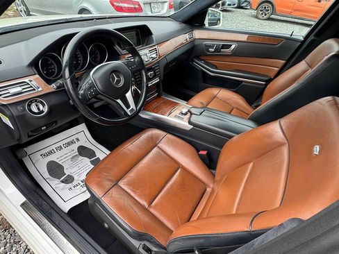 Used 2014 Mercedes-Benz E 350 4MATIC Sedan image 9