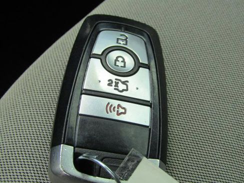 Certified 2019 Ford Fusion SE FWD image 24