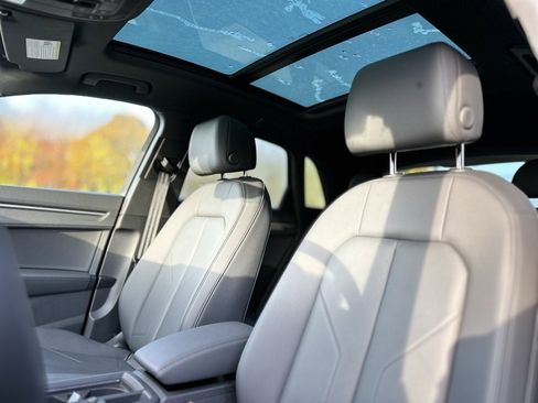 Certified 2025 Audi Q3 2.0T Premium image 17