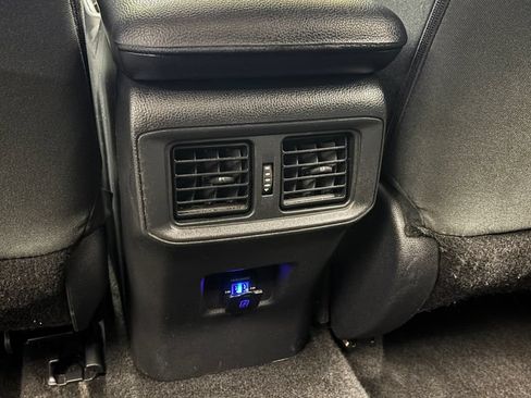 Used 2023 Toyota RAV4 LE AWD/4WD image 28