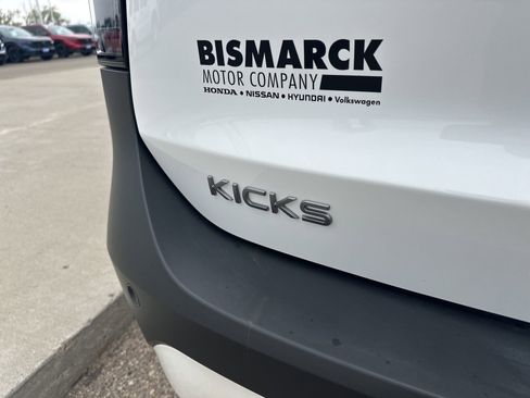 Used 2026 Nissan Kicks SV w/ SV Premium Package AWD/4WD image 6