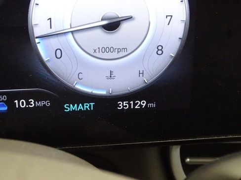 Used 2024 Hyundai Elantra SEL image 40