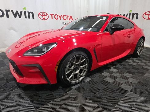 Used 2023 Toyota GR86 w/ ALL Weather Mat Package (TMS) RWD image 3