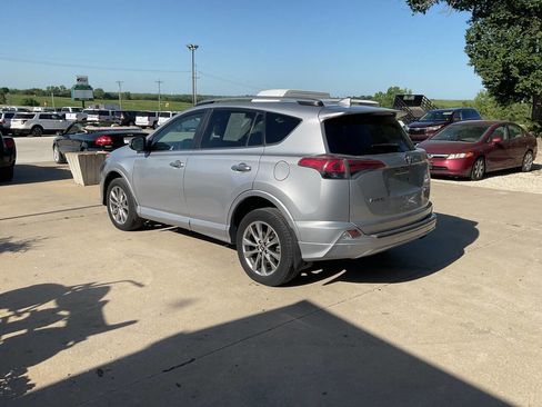 Used 2017 Toyota RAV4 Platinum image 7