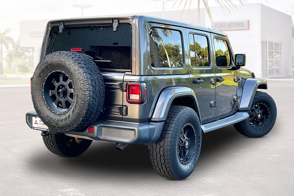 Used 2019 Jeep Wrangler Unlimited Sahara AWD/4WD image 33