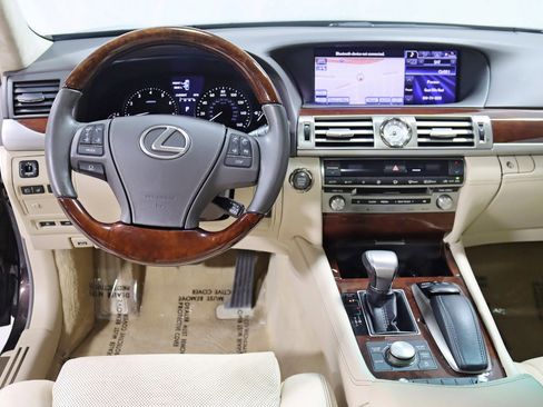 Used 2013 Lexus LS 460 AWD w/ Ultra Luxury Pkg image 14