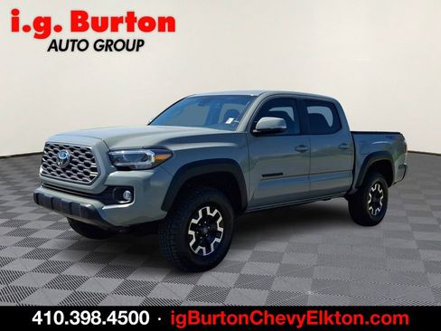 Used 2023 Toyota Tacoma TRD Off-Road w/ Technology Package AWD/4WD image 3