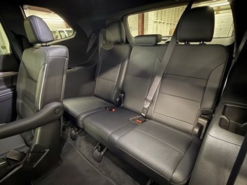 Used 2025 Buick Enclave Preferred image 23
