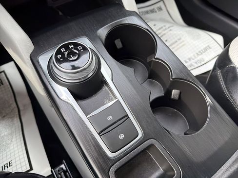 Used 2025 Ford Escape Platinum image 40