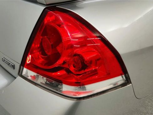Used 2012 Chevrolet Impala LT w/ LT Sunroof Package FWD image 15