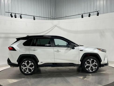 Used 2023 Toyota RAV4 XSE w/ Weather Package AWD/4WD image 9