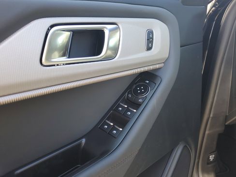 New 2026 Ford Explorer Active image 18