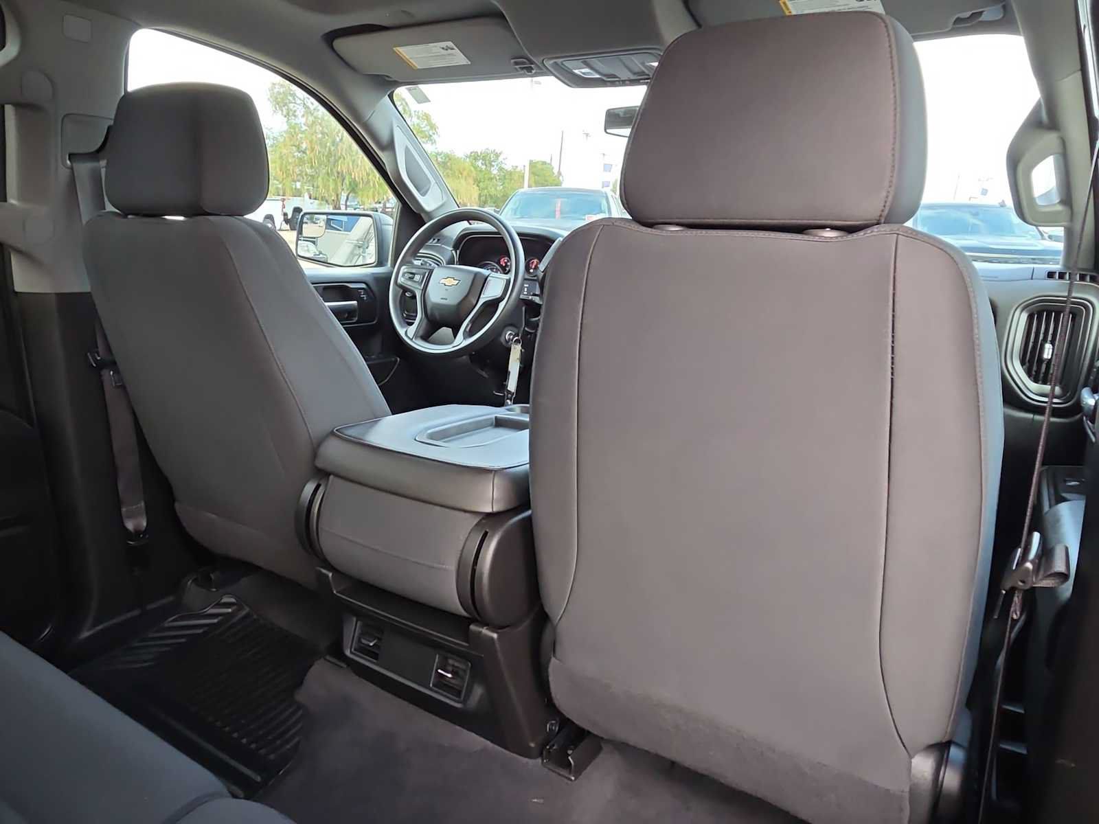 Used 2020 Chevrolet Silverado 1500 Custom w/ Custom Value Package RWD image 16