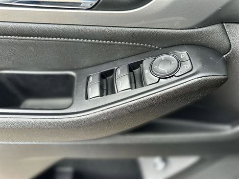 Certified 2023 Chevrolet Traverse LT image 39