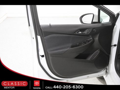 Used 2017 Chevrolet Cruze LT w/ Convenience Package image 4