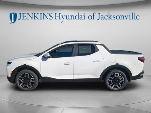 Certified 2025 Hyundai Santa Cruz Limited image 6