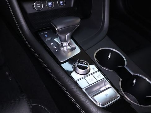 Used 2025 Genesis G70 2.5T AWD/4WD image 32