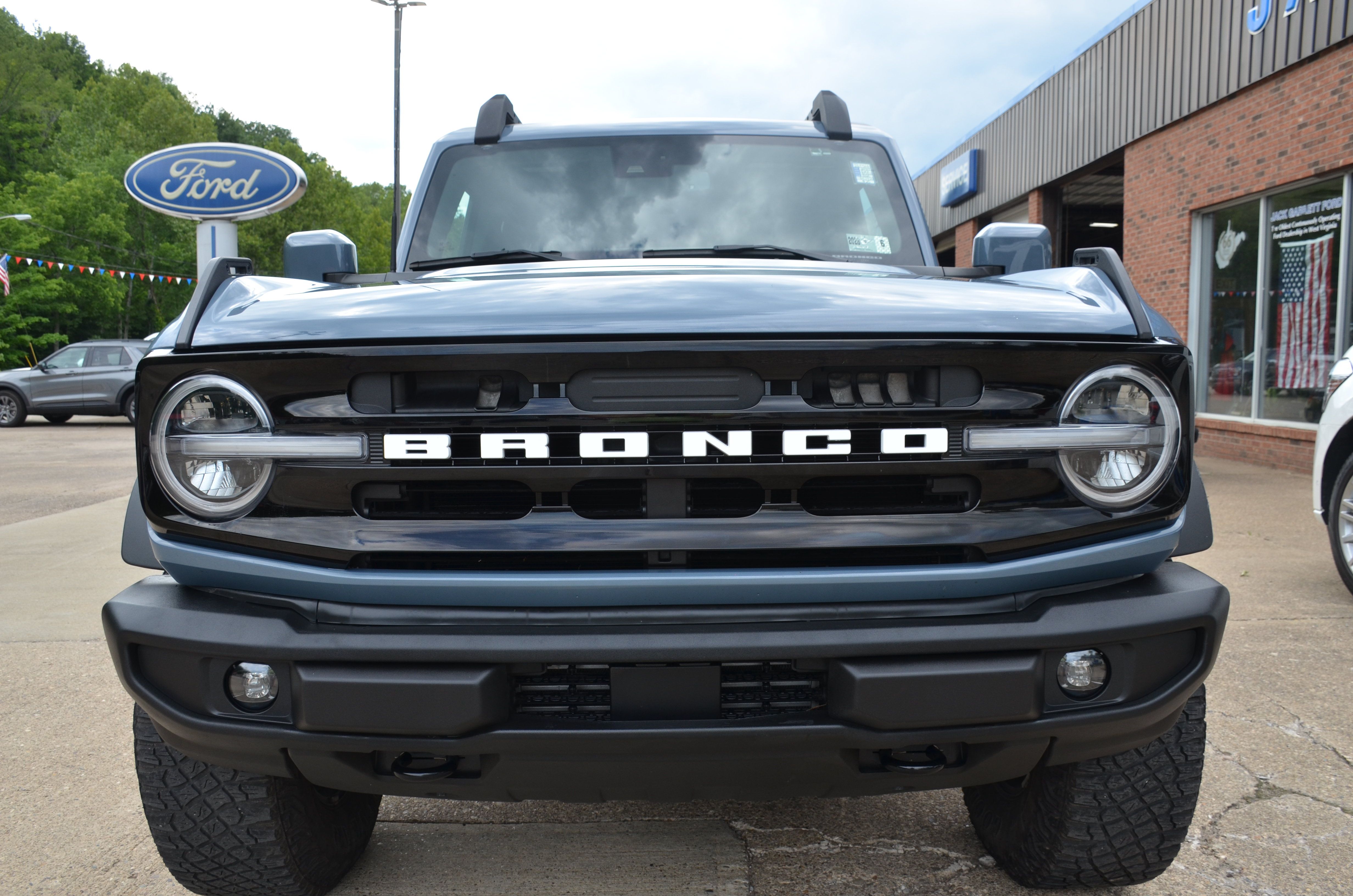 Used 2023 Ford Bronco Outer Banks w/ Sasquatch Package AWD/4WD image 5