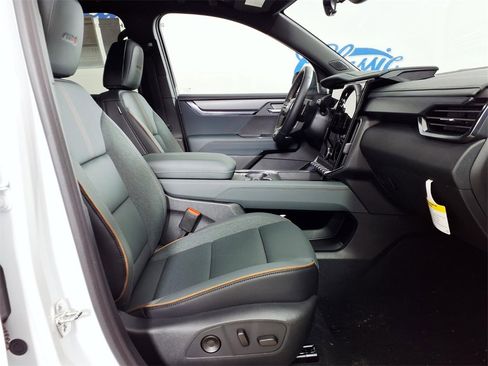 New 2026 GMC Acadia AT4 w/ Luxury Package image 12