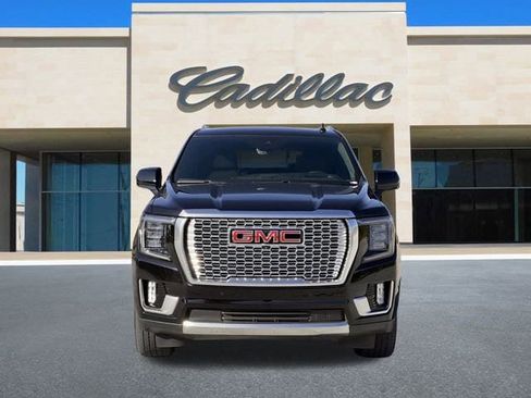 Used 2023 GMC Yukon Denali w/ Denali Reserve Package image 8