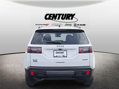 New 2026 Jeep Cherokee Laredo image 4