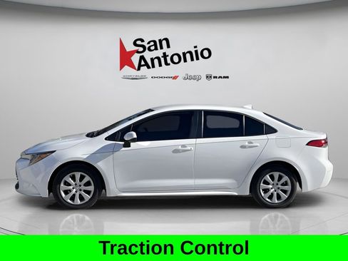 Used 2024 Toyota Corolla LE image 3