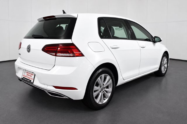Used 2020 Volkswagen Golf 4-Door FWD image 4