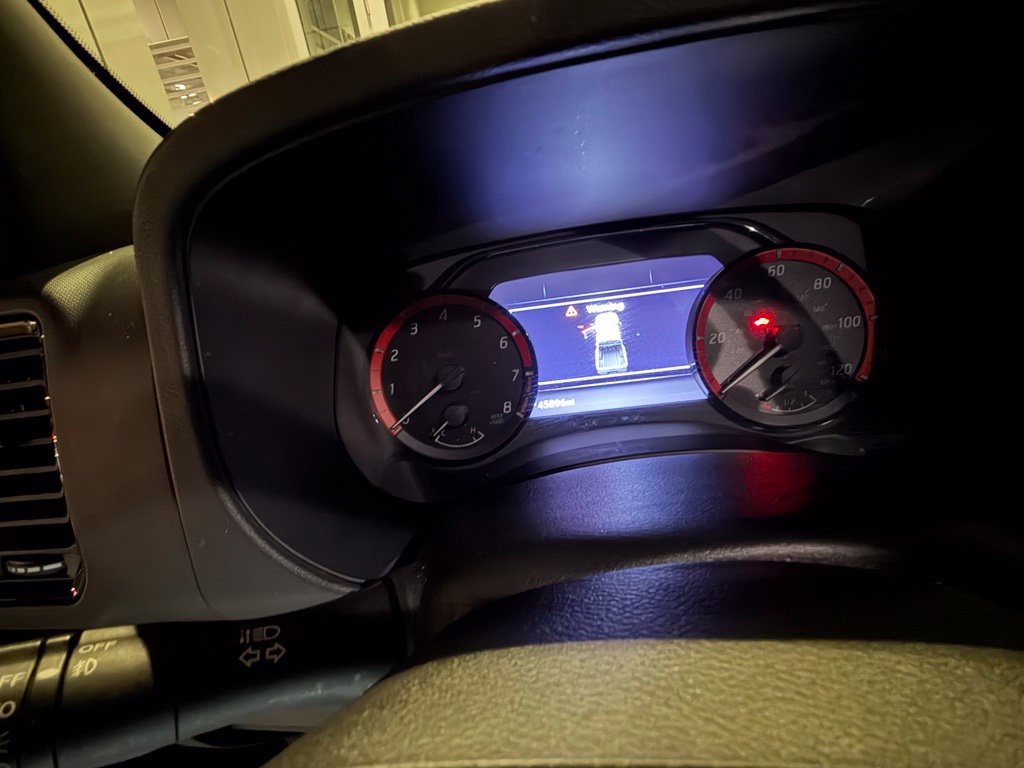 Used 2022 Nissan Frontier PRO-4X w/ Technology Package AWD/4WD image 12