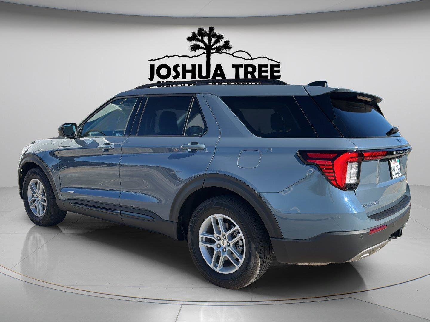 Used 2026 Ford Explorer Active w/ Active Comfort Package RWD image 5