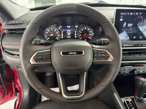 Used 2025 Jeep Compass Trailhawk AWD/4WD image 25