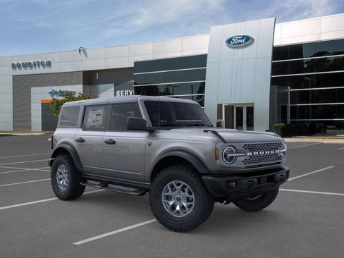 New 2025 Ford Bronco Badlands image 7