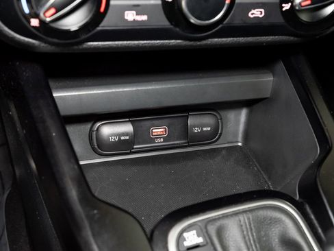 Certified 2022 Kia Soul LX w/ Technology Package FWD image 19