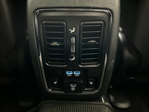 Used 2017 Jeep Grand Cherokee Trailhawk AWD/4WD image 33