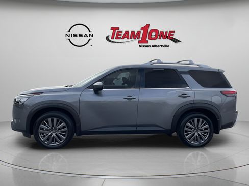 Used 2025 Nissan Pathfinder SL w/ SL Premium Package AWD/4WD image 5
