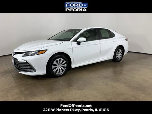 Used 2023 Toyota Camry LE image 1