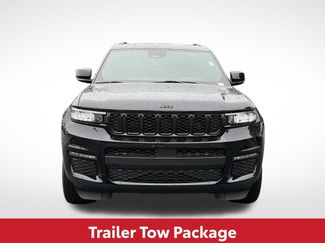 Used 2025 Jeep Grand Cherokee L Limited w/ Black Appearance Package AWD/4WD video 3