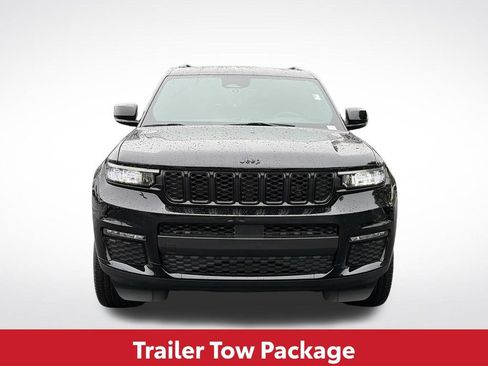 Used 2025 Jeep Grand Cherokee L Limited w/ Black Appearance Package AWD/4WD image 3