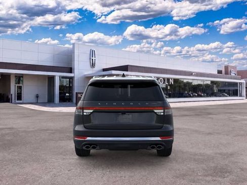 New 2026 Lincoln Aviator 2WD image 5