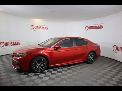 Used 2024 Toyota Camry SE image 7