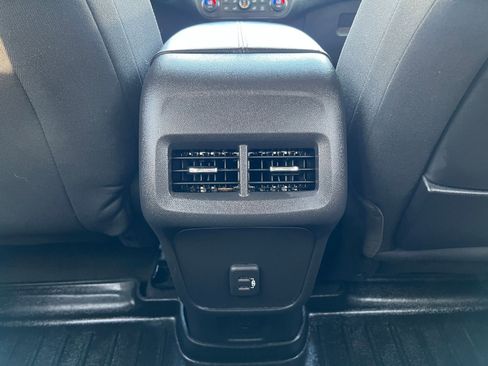 Used 2022 GMC Terrain SLE w/ Driver Convenience Package FWD image 19