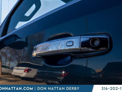 Used 2024 GMC Sierra 1500 SLT image 34