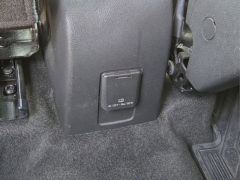 Used 2021 Chevrolet Trax LT w/ LT Convenience Package image 14