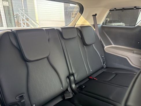 New 2026 Kia Carnival EX FWD image 14