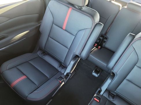 New 2026 Chevrolet Traverse RS image 12