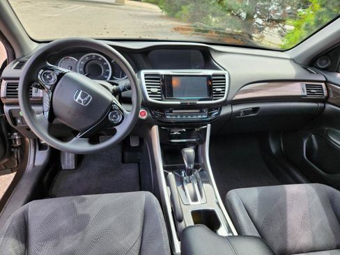 Used 2016 Honda Accord EX image 13