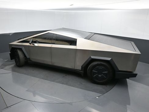 Used 2025 Tesla Cybertruck AWD Crew Cab image 42