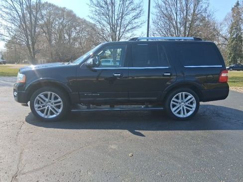 Used 2016 Ford Expedition Platinum AWD/4WD image 3