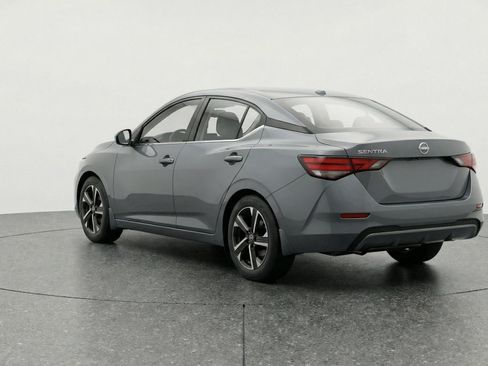 Used 2025 Nissan Sentra SV image 6